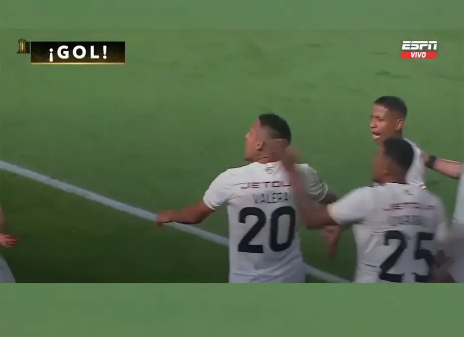 Valera marca para Universitario ante Barcelona SC